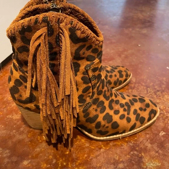 Cheetah deals fringe booties